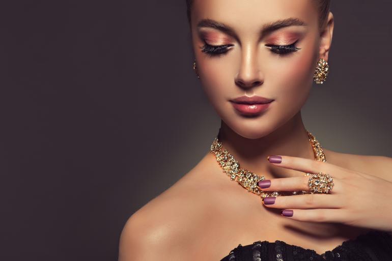 main of The Shine and Twinkle of Top Notch Jewelry is Unmistakable